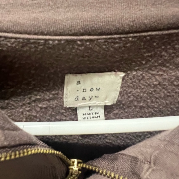 Scuba - Picture 2 of 2